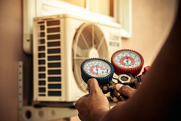 Professional Ac Installation technician working in Wellington, FL